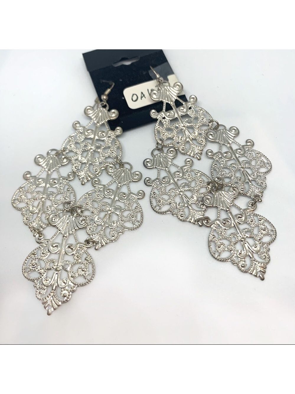 NEW-SILVER Flowers Delicate Chandelier Earrings